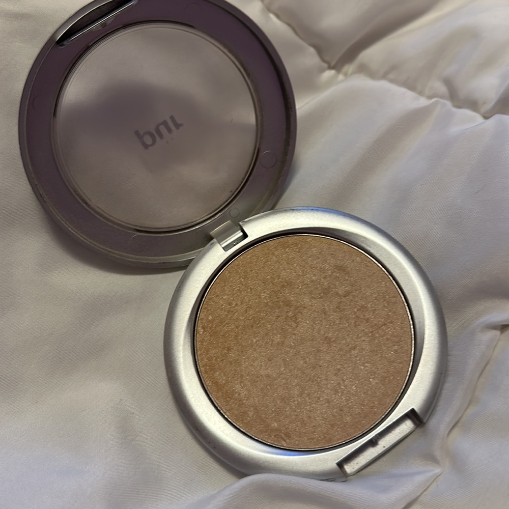 Pur Afterglow Skin Perfecting Illuminating Highlight Powder